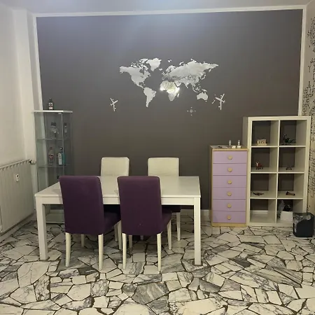 Luxury With Balcony Couette-café Bergame